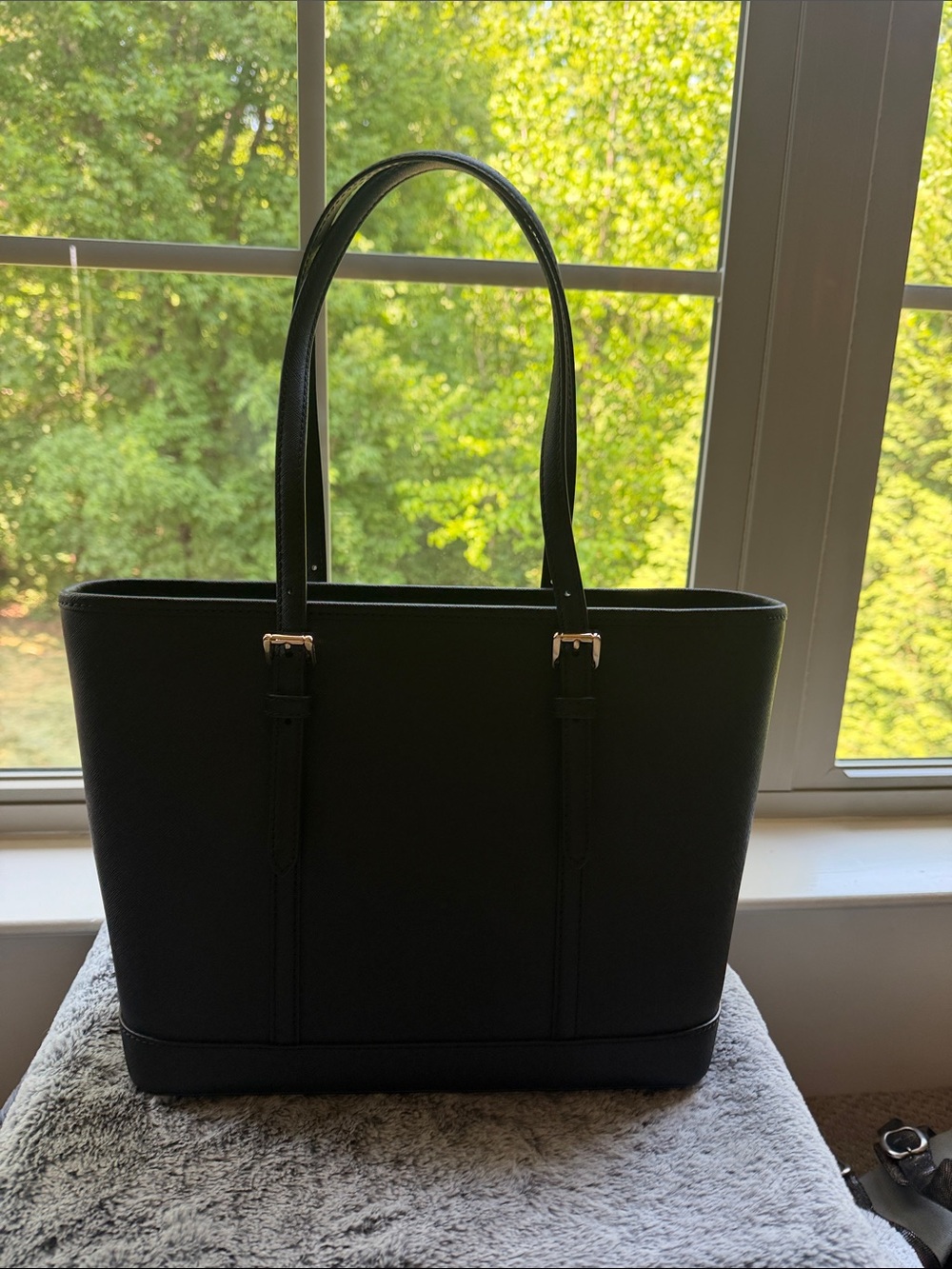 Michael Kors Black Saffiano Leather Tote with Gold MK Charm - Picture 2 of 8